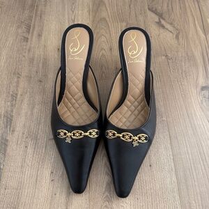 Like new black kitten heel mules